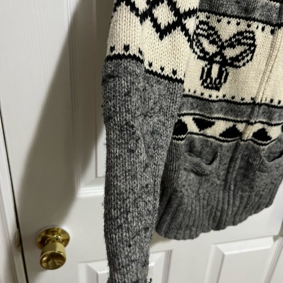 Aritzia TNA Sea to Sky Cowichan Knit Lambswool Sweater. - Picture 4 of 6
